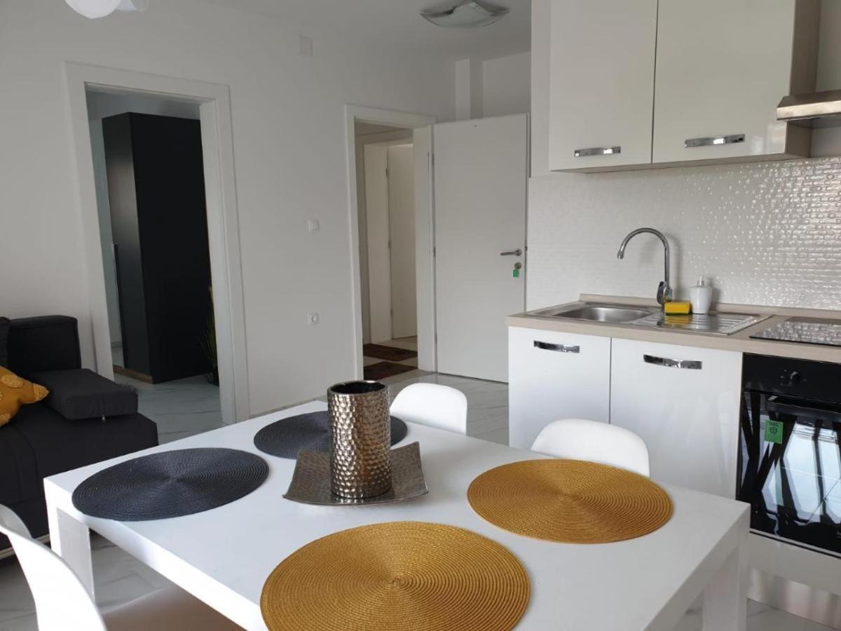 Premium Apartments Adore โนวาลยา ภายนอก รูปภาพ
