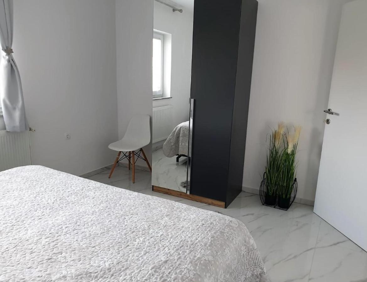 Premium Apartments Adore โนวาลยา ภายนอก รูปภาพ